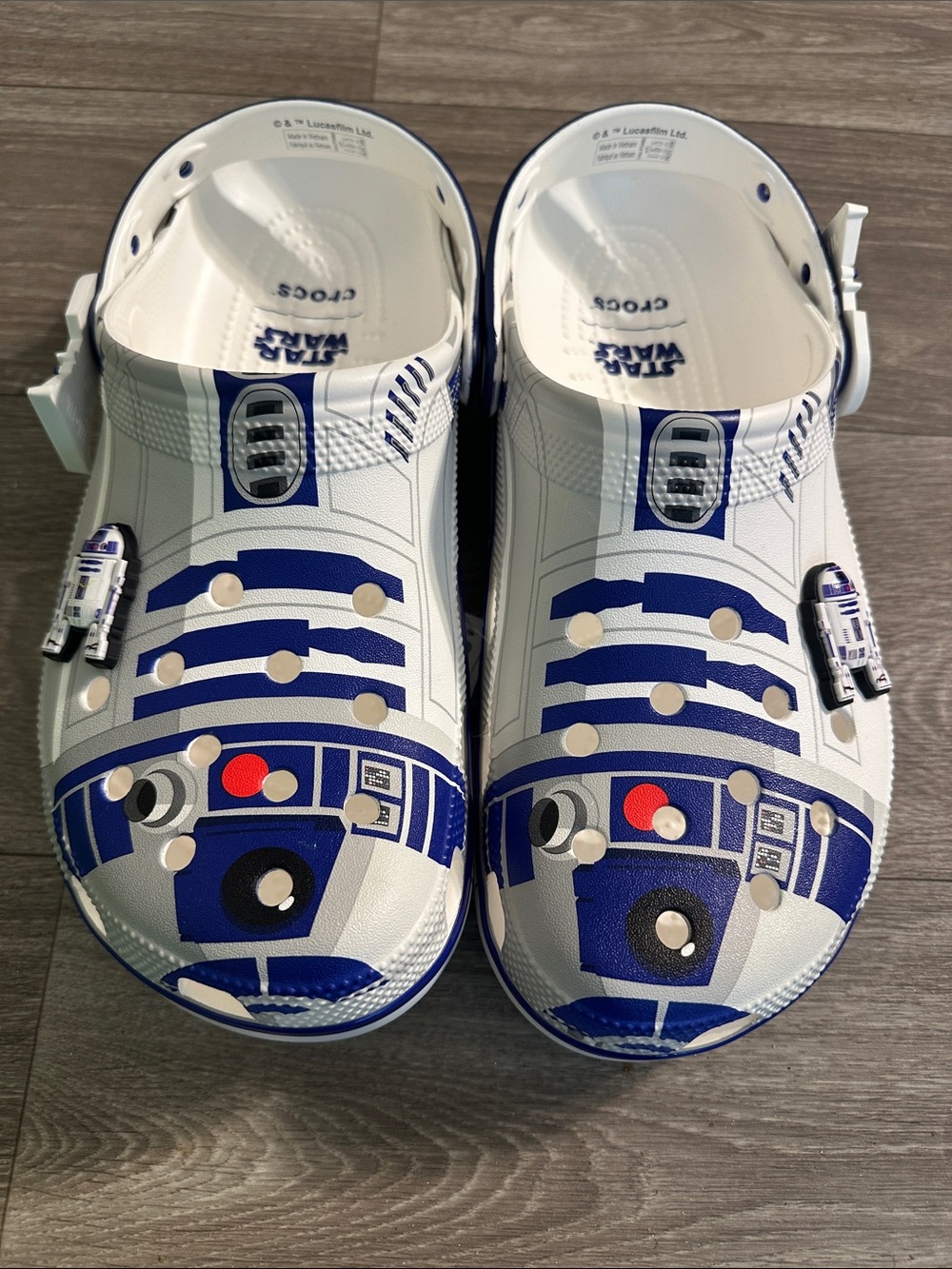 CROCS  R2-D2 Graphic Clogs in White and Blue